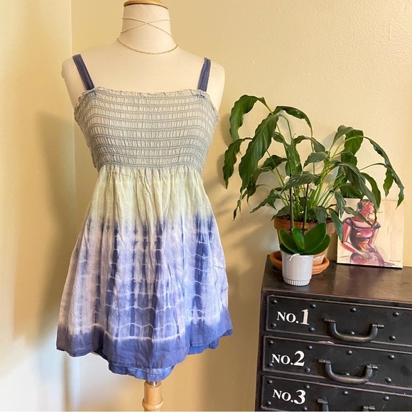 Tops - Y2K tie dye smocked peplum babydoll cami / tank top
